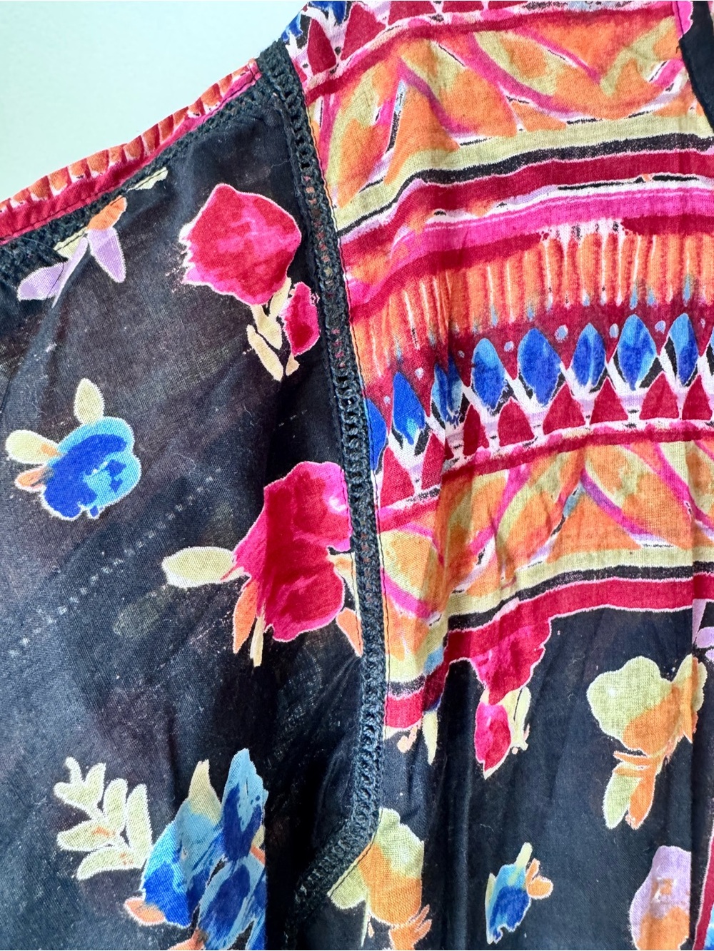 Nostalgia Black high low %100 cotton Top Multicolor Floral & black embroidery - Picture 4 of 14